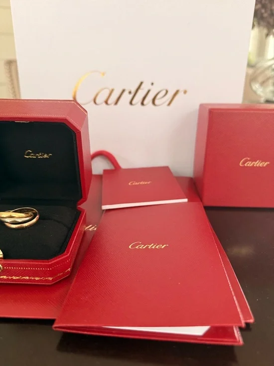 Cartier Trinity Interlocking Ring in Yellow Gold - Picture 4 of 5